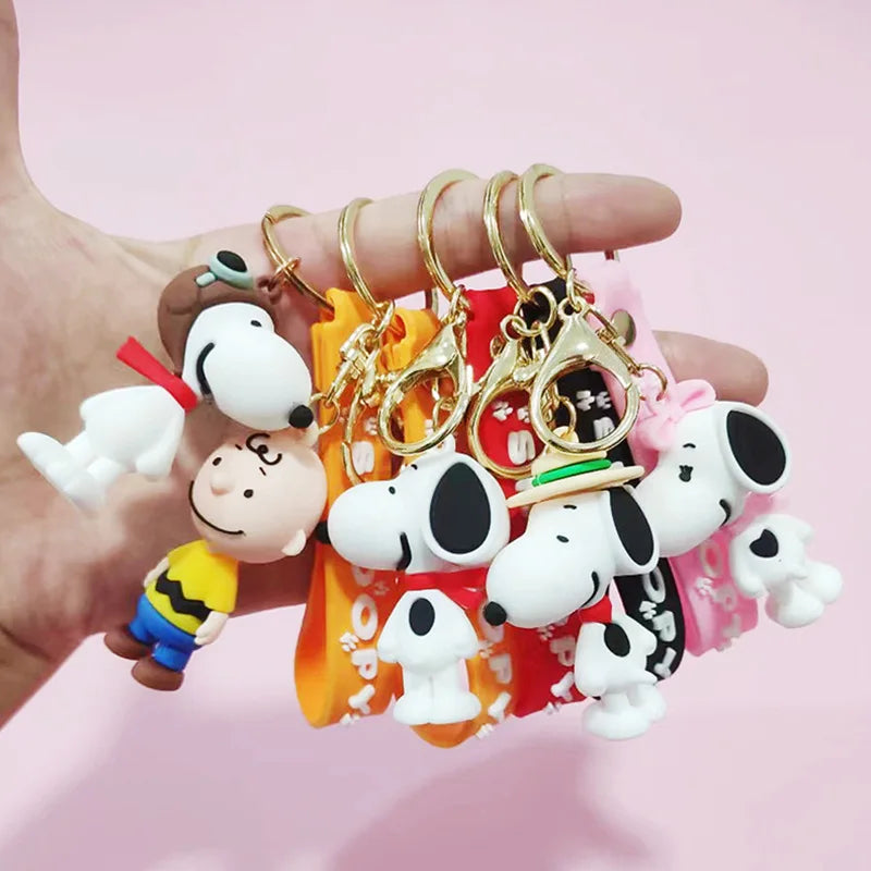 Snoopy Anime Keychain Cute Pendant Cartoon Woodstock Charlie Brown Pilot Bowknot Hat Boy and Girl Couple Gift Kawaii