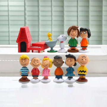 12 pieces/set of cute peanut Snoopy mini doll model toys for children's birthday gifts, complete with cartoon doll cake decorati